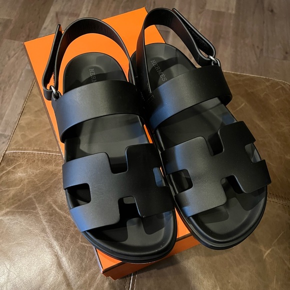 Hermes Genius Sandal in Black - Picture 3 of 6